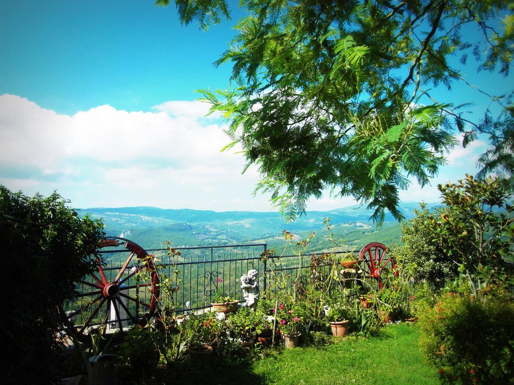 Guest House Il Borgo Di Sempronio Semproniano Eksteriør bilde